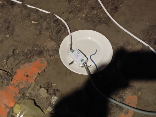 contacteur dans assiette